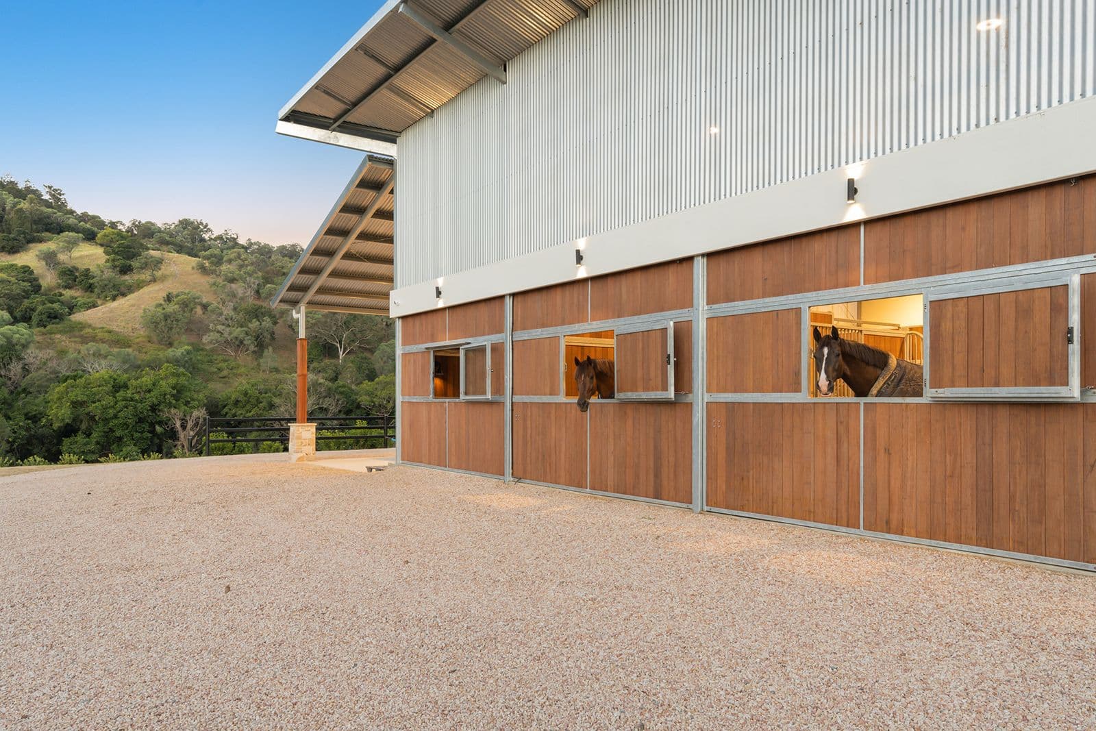 Aberfeldy Road Stables, image 8