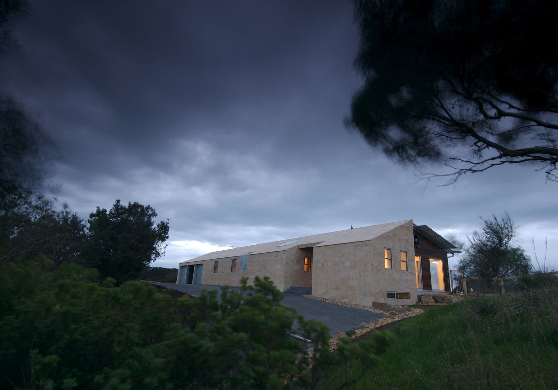 Browns Road House, image 5