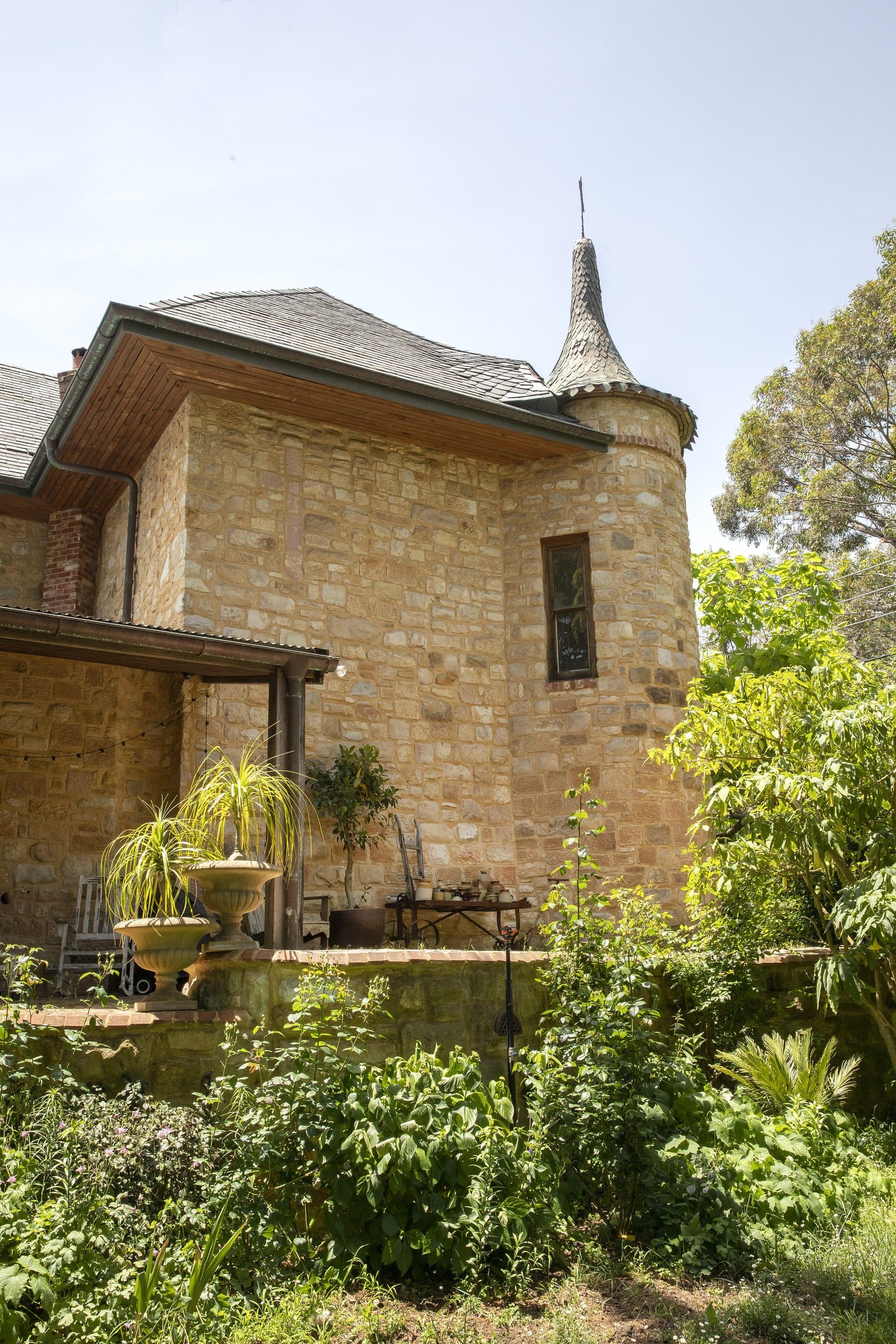 House for an Art Collector, image 2