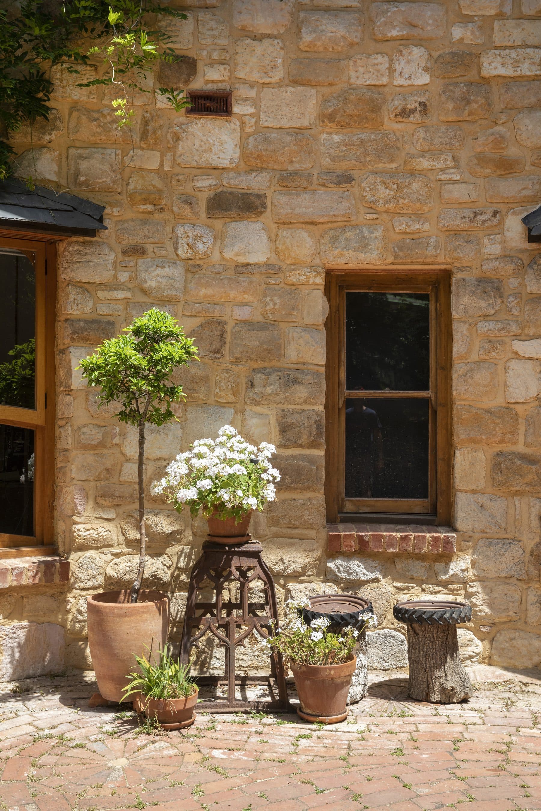 House for an Art Collector, image 4